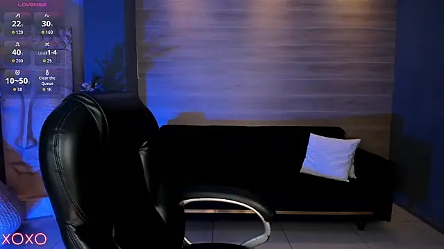 Snapshot of SamanthaKlein_ chatting on 10-23-25, 04:12 SamanthaKlein online show from 10-23-25, 04:12