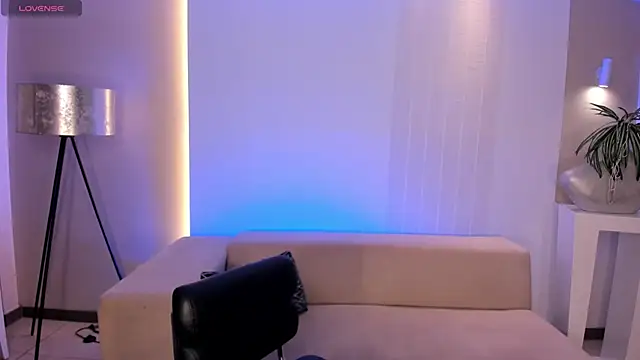 Snapshot of SamanthaKlein_ chatting on 10-27-25, 01:53 SamanthaKlein online show from 10-27-25, 01:53