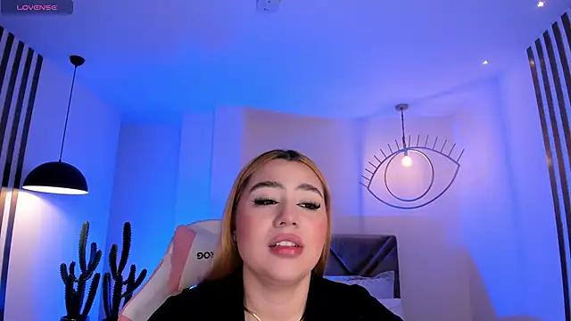 Snapshot of SamanthaKlein_ chatting on 12-05-25, 02:09 SamanthaKlein online show from 12-05-25, 02:09