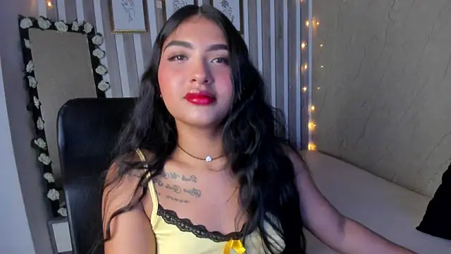Snapshot of sabrinahimss chatting on 03-18-25, 09:43 sabrinahimss online show from 03-18-25, 09:43