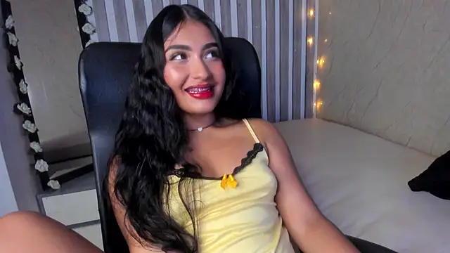 Snapshot of sabrinahimss chatting on 03-19-25, 12:48 sabrinahimss online show from 03-19-25, 12:48