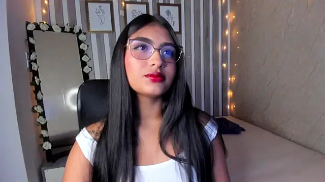 Snapshot of sabrinahimss chatting on 03-19-25, 10:20 sabrinahimss online show from 03-19-25, 10:20