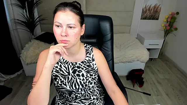 Snapshot of Dana__dom chatting on 01-21-25, 06:11 Dana dom online show from 01-21-25, 06:11