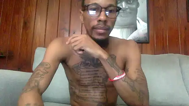 Snapshot of KingDerRico chatting on 09-21-25, 03:57 KingDerRico online show from 09-21-25, 03:57