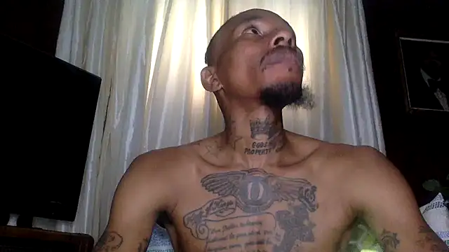 Snapshot of KingDerRico chatting on 10-02-25, 09:22 KingDerRico online show from 10-02-25, 09:22