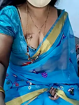 Snapshot of Rani_Darling_99 chatting on 01-15-25, 06:19 Rani Darling 99 online show from 01-15-25, 06:19