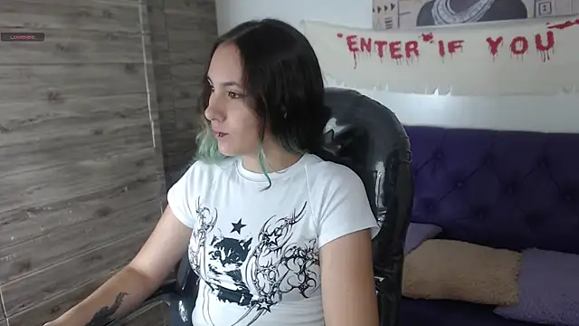 Snapshot of xlunna chatting on 12-12-24, 02:33 xlunna online show from 12-12-24, 02:33