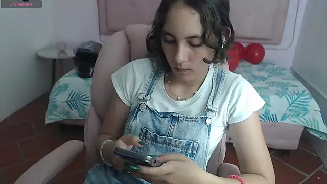 Snapshot of xlunna chatting on 02-14-25, 07:44 xlunna online show from 02-14-25, 07:44