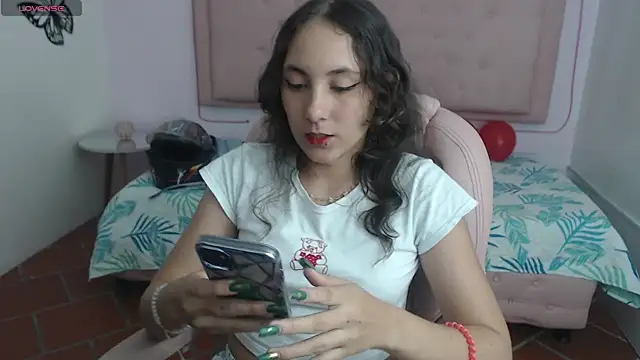 Snapshot of xlunna chatting on 02-14-25, 10:47 xlunna online show from 02-14-25, 10:47
