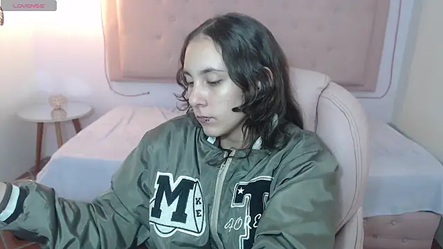 Snapshot of xlunna chatting on 03-09-25, 12:20 xlunna online show from 03-09-25, 12:20