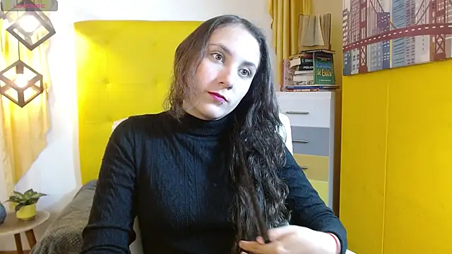 xlunna online show from 11-18-25, 06:56