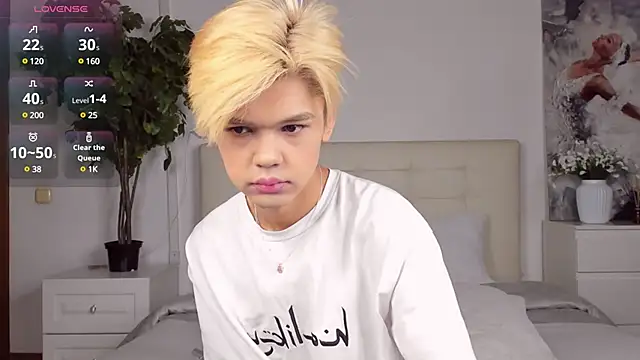 Felix Rey online show from 02-23-25, 04:57