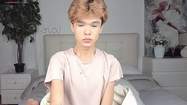 Felix Rey online show from 10-07-25, 04:04