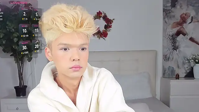 Felix Rey online show from 11-29-25, 06:44