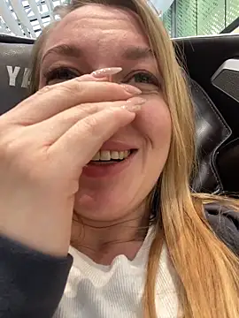 Sweet   Emily online show from 10-04-25, 01:20