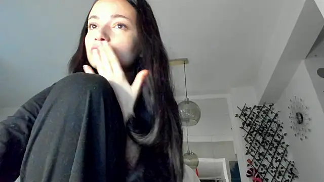 IreneVON online show from 12-13-24, 04:00