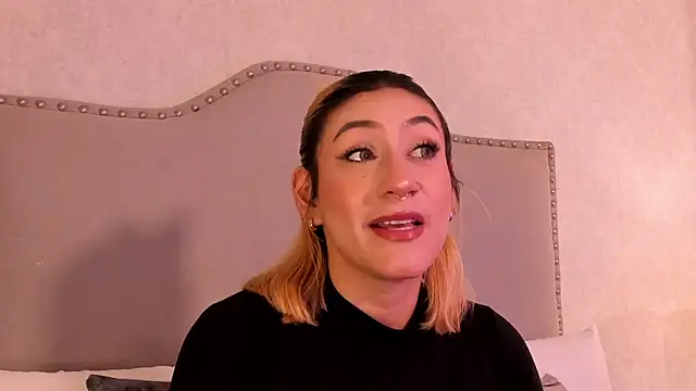 Emily robertss online show from 09-29-25, 03:11