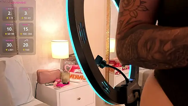 Emily robertss online show from 10-04-25, 03:26