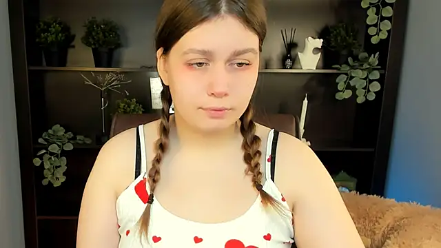 FioraMarmoris online show from 11-24-25, 07:08