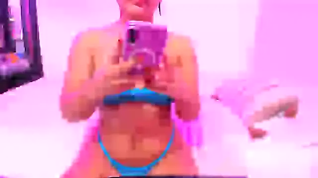 Snapshot of Ivonnesweets chatting on 02-18-25, 11:19 Ivonnesweets online show from 02-18-25, 11:19