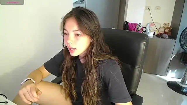 venelope1 online show from 02-17-26, 07:42