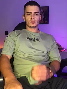 Snapshot of danny_42027 chatting on 12-19-24, 03:29 danny 42027 online show from 12-19-24, 03:29