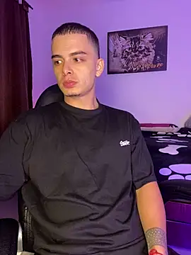 Snapshot of danny_42027 chatting on 01-09-25, 05:02 danny 42027 online show from 01-09-25, 05:02