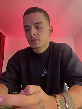 Snapshot of danny_42027 chatting on 02-02-25, 04:05 danny 42027 online show from 02-02-25, 04:05