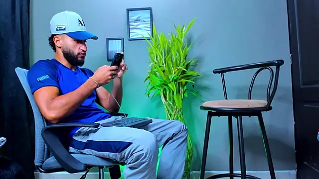 Damian 022 online show from 10-22-25, 12:05