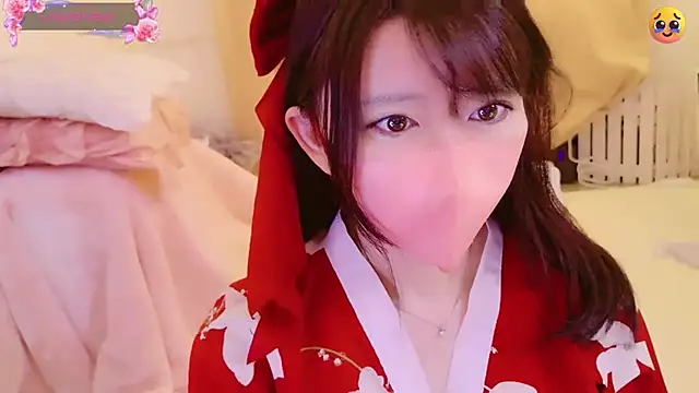 Snapshot of maii- chatting on 03-18-25, 07:10 maii- online show from 03-18-25, 07:10