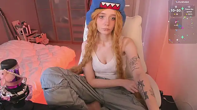 Snapshot of ElizabethBritanny chatting on 03-21-26, 05:23 ElizabethBritanny online show from 03-21-26, 05:23