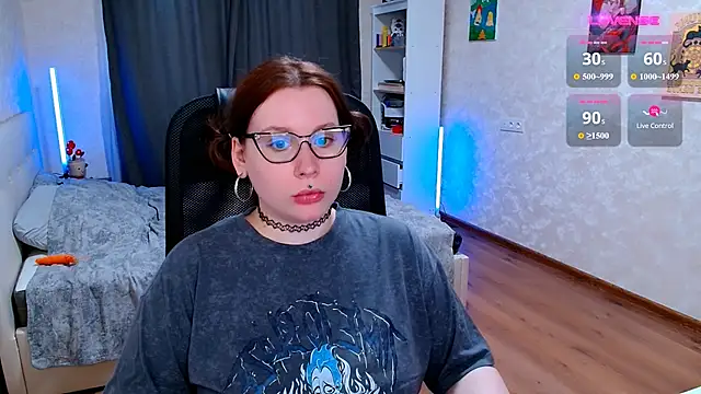 Snapshot of Blueberry-baby chatting on 06-27-26, 05:07 Blueberry-baby online show from 06-27-26, 05:07