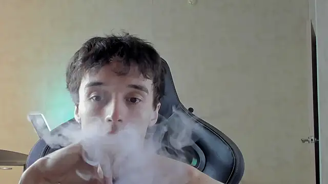 Snapshot of MasonWarholl chatting on 05-28-26, 06:49 MasonWarholl online show from 05-28-26, 06:49
