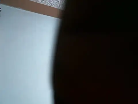 Snapshot of crowned_Afric chatting on 10-23-25, 04:56 crowned Afric online show from 10-23-25, 04:56