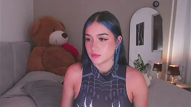 AnnyHizzle online show from 10-07-25, 01:14