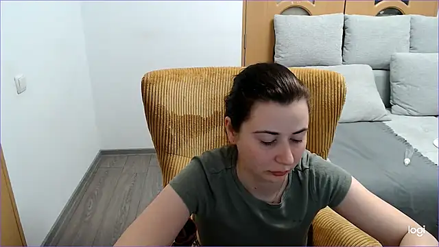 Snapshot of VioletaFlower7 chatting on 03-22-26, 08:45 VioletaFlower7 online show from 03-22-26, 08:45