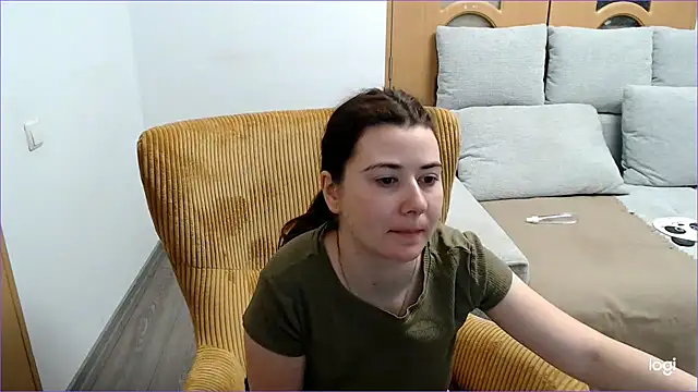 Snapshot of VioletaFlower7 chatting on 03-24-26, 08:52 VioletaFlower7 online show from 03-24-26, 08:52