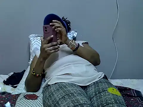 Snapshot of Hot_Caro chatting on 12-12-24, 04:53 Hot Caro online show from 12-12-24, 04:53