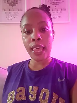R-thequeen online show from 05-16-26, 12:51