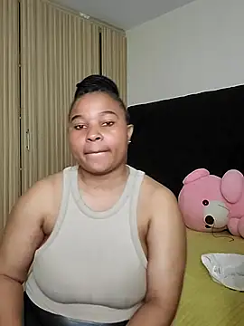 Snapshot of R-thequeen chatting on 07-15-26, 11:48 R-thequeen online show from 07-15-26, 11:48