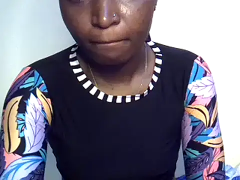 petite 12 online show from 03-21-25, 10:28