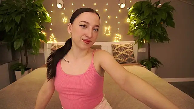Snapshot of MonAmourrrR chatting on 01-27-25, 06:52 MonAmourrrR online show from 01-27-25, 06:52