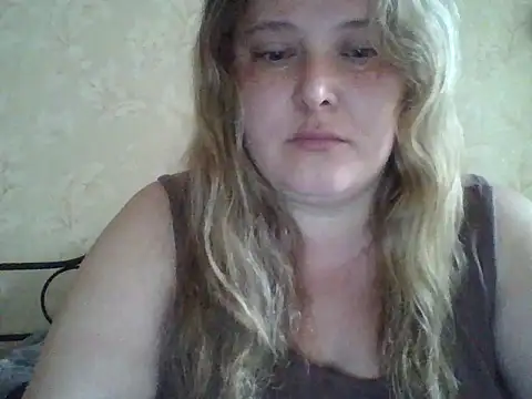 Snapshot of ParisMimi chatting on 05-20-26, 07:36 ParisMimi online show from 05-20-26, 07:36