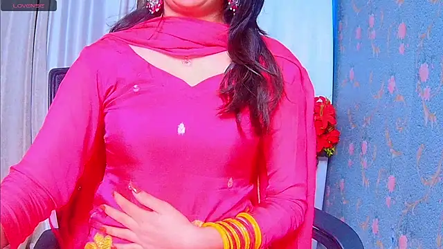 Snapshot of Aashika-Kaur chatting on 01-13-25, 03:45 Aashika-Kaur online show from 01-13-25, 03:45