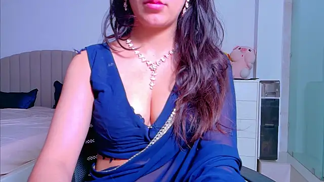 Snapshot of Aashika-Kaur chatting on 10-01-25, 04:18 Aashika-Kaur online show from 10-01-25, 04:18