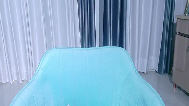 Snapshot of Aashika-Kaur chatting on 06-05-26, 04:52 Aashika-Kaur online show from 06-05-26, 04:52