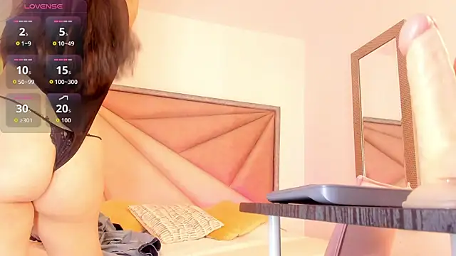 Snapshot of BarbaraKnox_ chatting on 12-21-25, 12:40 BarbaraKnox online show from 12-21-25, 12:40