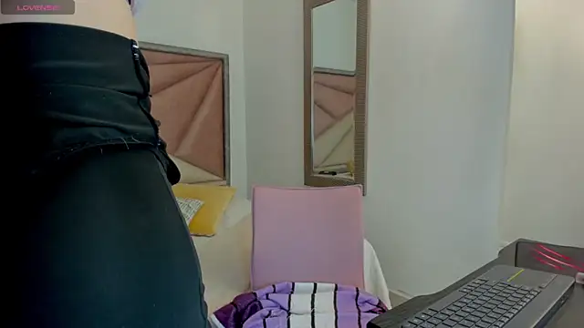 BarbaraKnox  online show from 04-22-26, 11:56