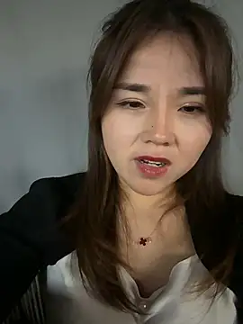 Snapshot of Efangfang chatting on 12-17-24, 01:38 Efangfang online show from 12-17-24, 01:38