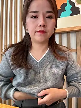 Snapshot of Efangfang chatting on 12-23-24, 04:22 Efangfang online show from 12-23-24, 04:22